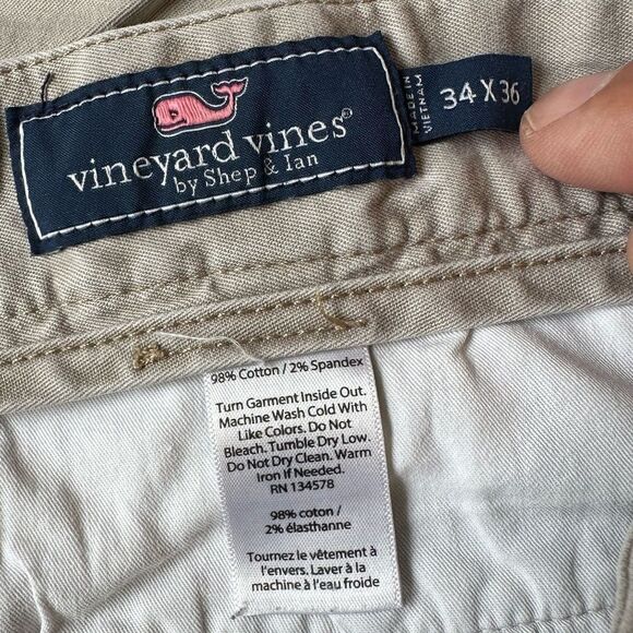 Vineyard Vines Breaker Pants in Khaki Tan Size: 34W x 34L - Picture 2 of 10